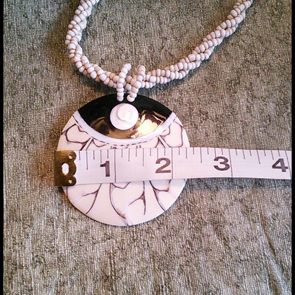 Beachcombers Shell Necklace - Picture 6 of 7